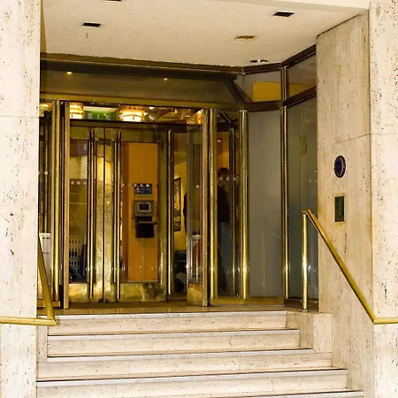 Blooms Hotel 3*