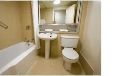 布鲁姆斯酒店 3*