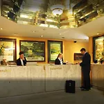 Blooms Hotel 3*