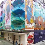 Blooms Hotel
